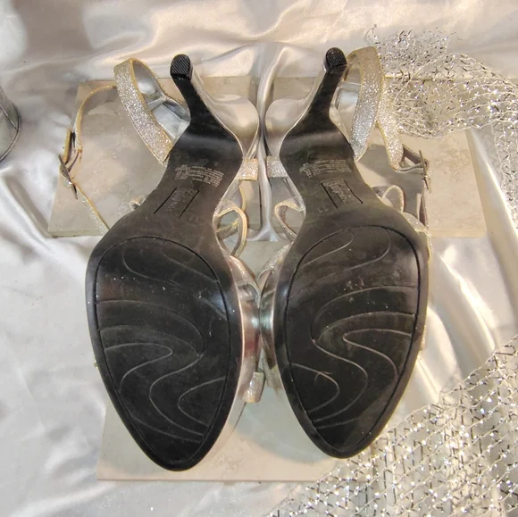 Fioni Women's Silver Sandal Shoe | Sparkly | Size 11 - Picture 9 of 11